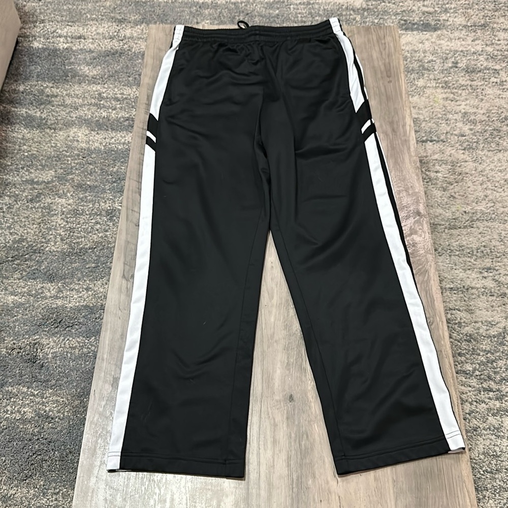 Men’s Tek Gear, Training, 100 % polyester athletic pants, size medium